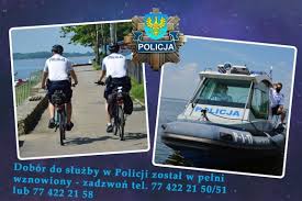 Policjanci dłużynki rowerowej podczas służby i policyjni wodniacy