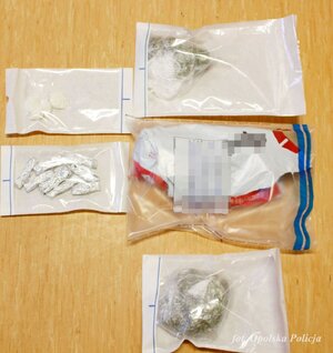 Zatrzymany 40 latek i ujawnione przy nim znaczne ilości narkotyków