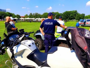 Policjanci na Wakacyjnym Pikniku Rodzinnym